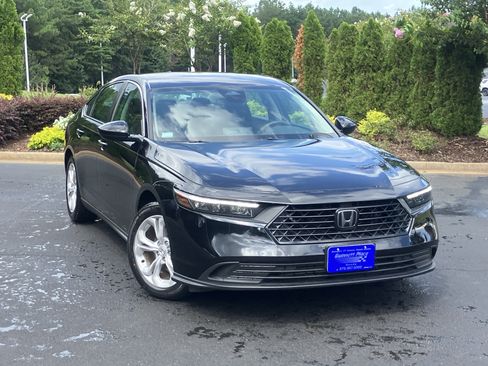 Certified 2025 Honda Accord LX image 2