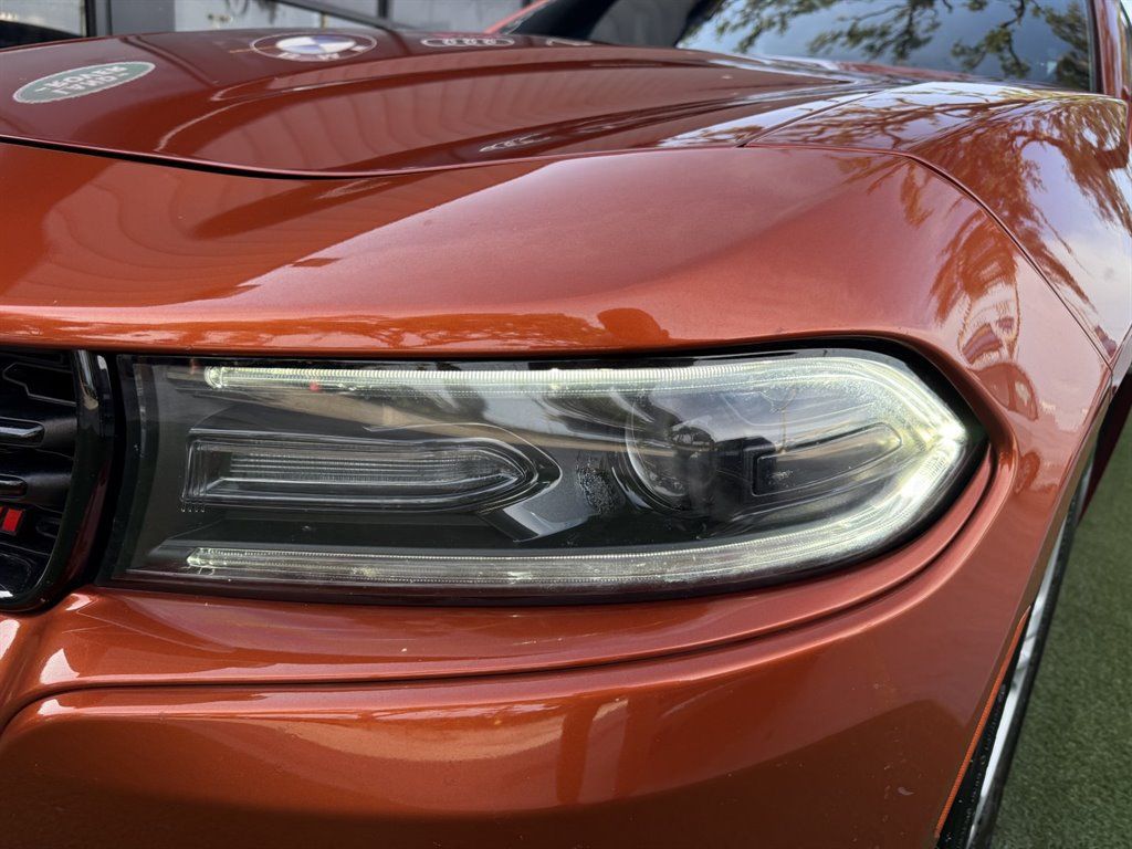 Used 2020 Dodge Charger SXT RWD image 10