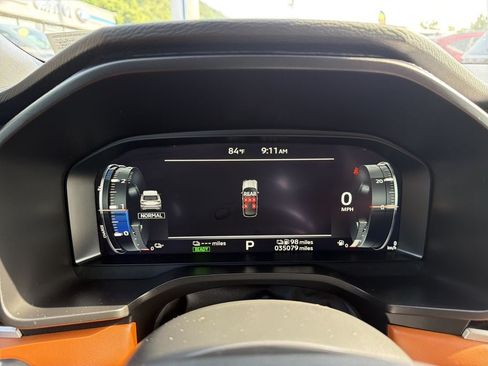 Used 2024 Mitsubishi Outlander 4WD Plug-In Hybrid image 19