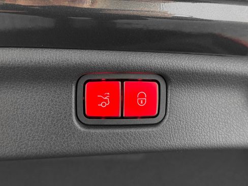 Used 2023 Mercedes-Benz C 300 C 300 image 36