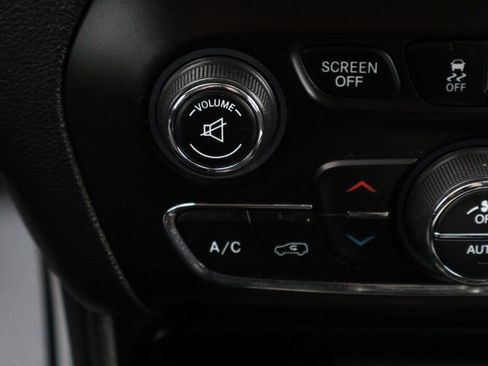 Used 2017 Jeep Cherokee 75th Anniversary image 29