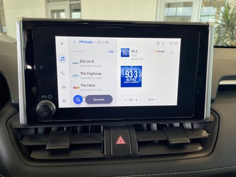 Used 2024 Toyota RAV4 XLE w/ Convenience Package FWD image 28