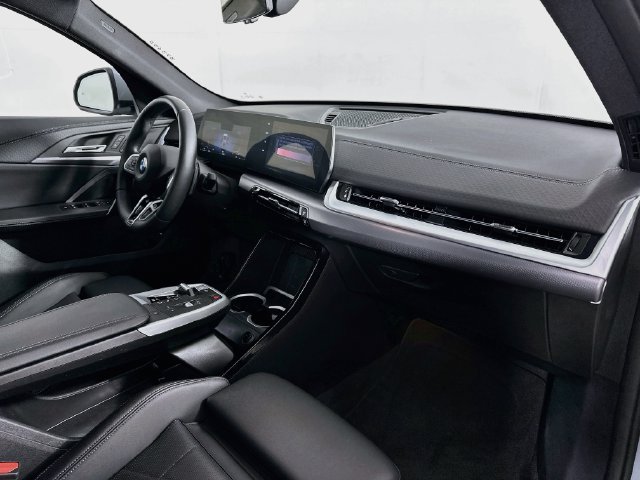 Used 2025 BMW X2 xDrive28i AWD/4WD image 29