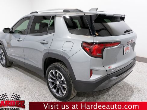 Used 2025 GMC Terrain Elevation w/ Elevation Premium Package image 3