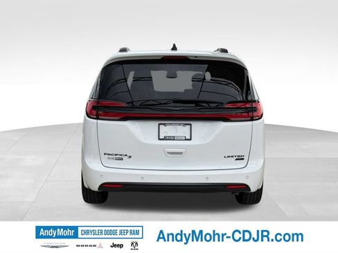 Used 2024 Chrysler Pacifica Limited w/ S Appearance Package AWD/4WD image 6