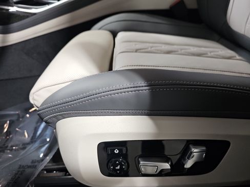 New 2026 BMW X7 M60i image 29