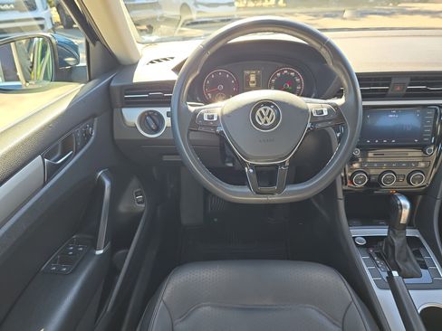 Used 2022 Volkswagen Passat 2.0T SE image 13