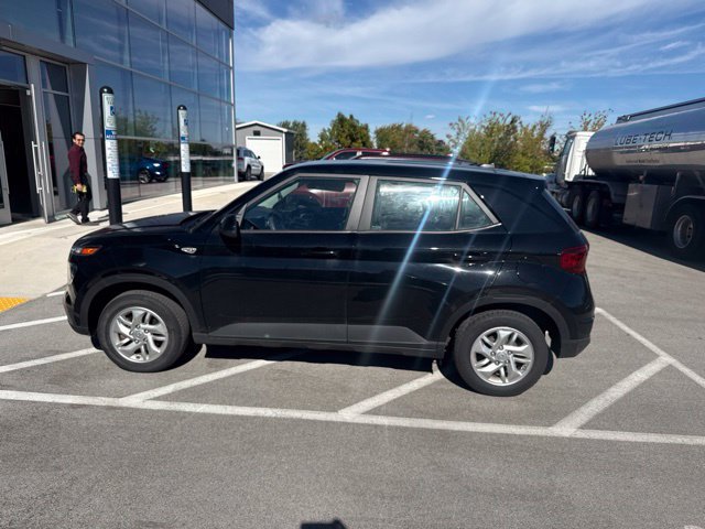 Used 2024 Hyundai Venue SE FWD image 8