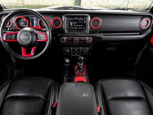 Used 2022 Jeep Wrangler Unlimited Sahara w/ Cold Weather Group image 5