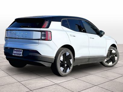 New 2026 Volvo EX30 Plus w/ Climate Package