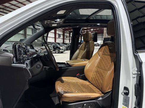 Used 2021 Cadillac Escalade ESV Premium Luxury image 14