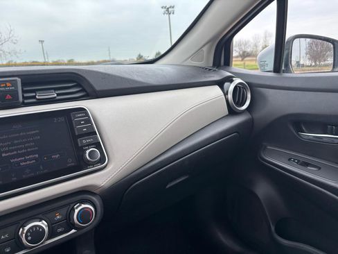 Used 2021 Nissan Versa SV image 16