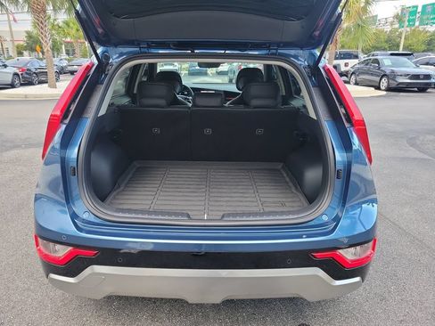 Used 2023 Kia Niro EX Touring FWD image 9