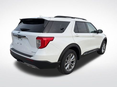 Certified 2023 Ford Explorer XLT w/ Equipment Group 202A AWD/4WD image 7