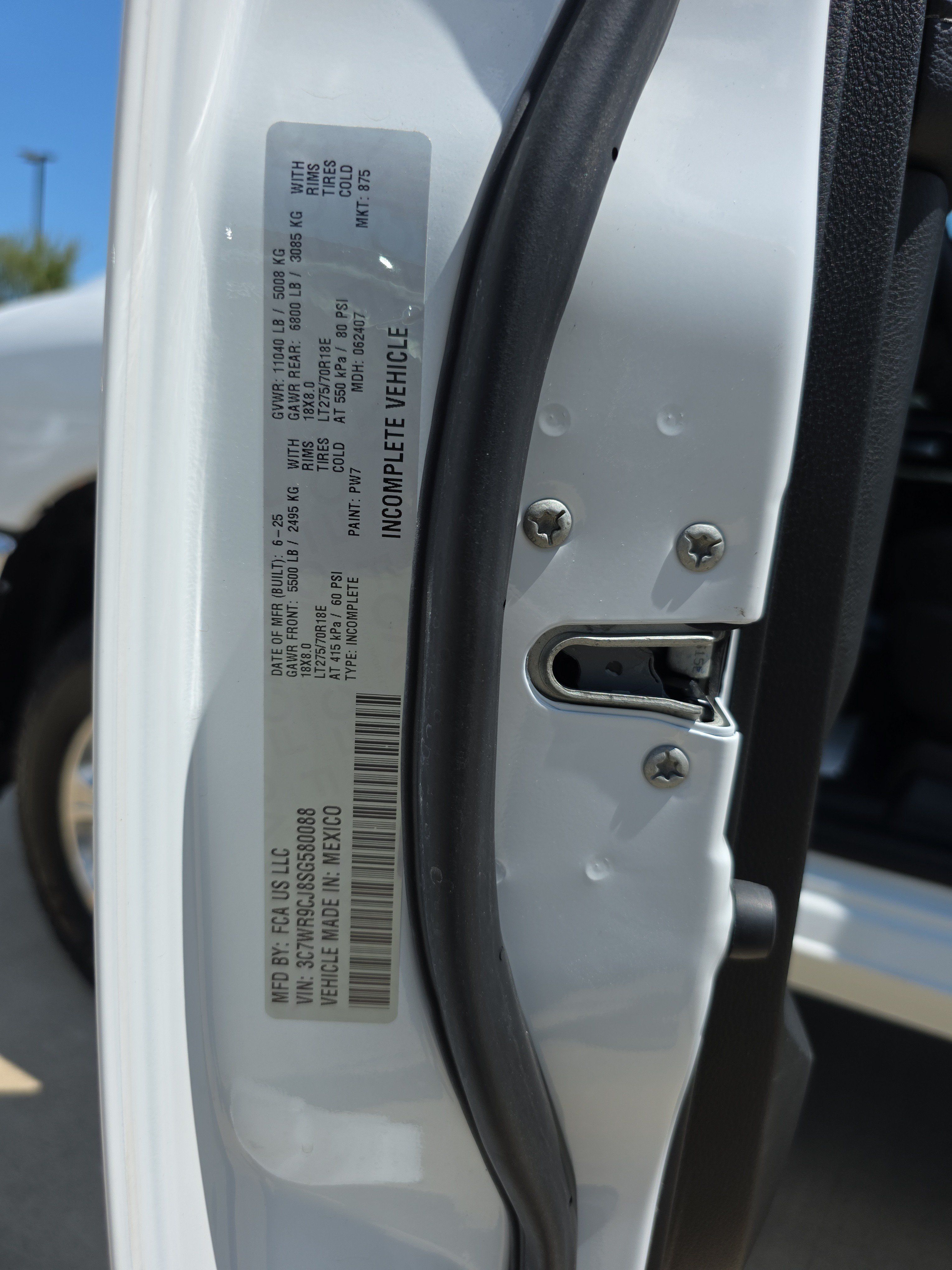 Used 2025 RAM 3500 Big Horn AWD/4WD image 36