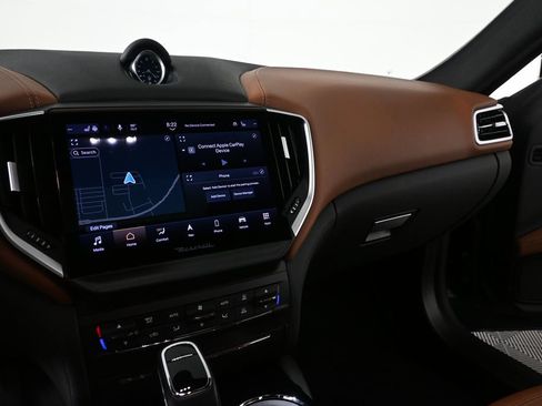 Used 2022 Maserati Ghibli Modena RWD image 13