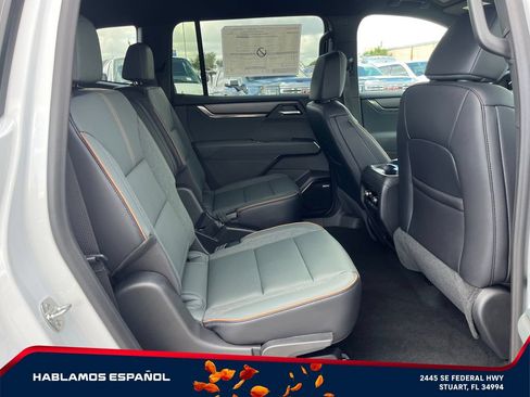 New 2026 GMC Acadia AT4 w/ Luxury Package AWD/4WD image 18