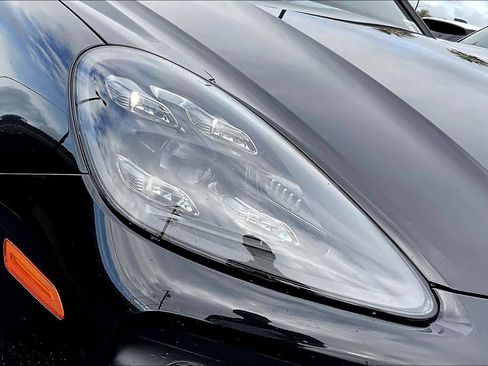 Used 2023 Porsche Cayenne Coupe image 29