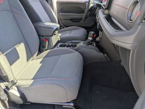 Used 2025 Jeep Wrangler Unlimited Rubicon image 29