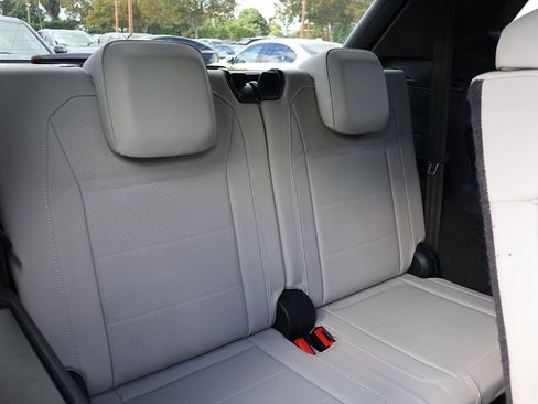 Used 2019 Volkswagen Tiguan SEL Premium R-Line image 42