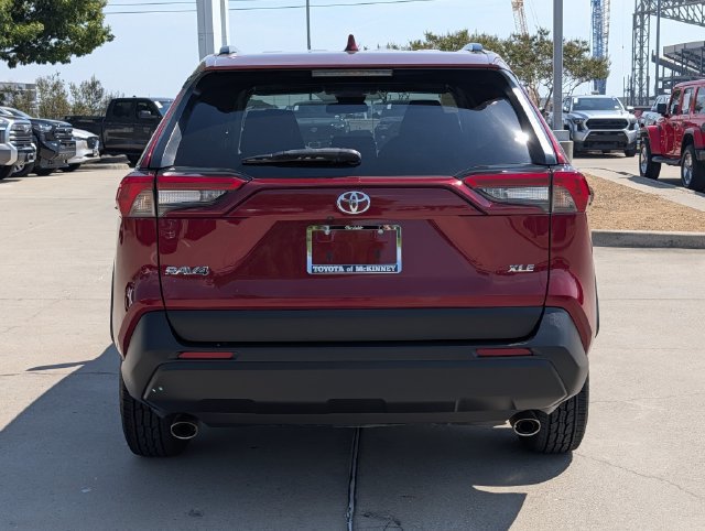 Used 2024 Toyota RAV4 XLE w/ Convenience Package FWD image 7