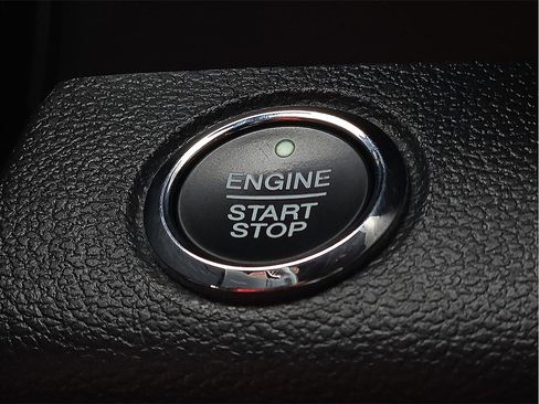 Used 2015 Ford F150 Lariat image 14