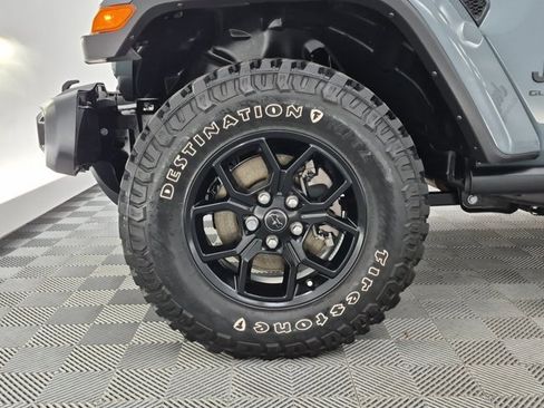 Used 2024 Jeep Gladiator Sport AWD/4WD image 25