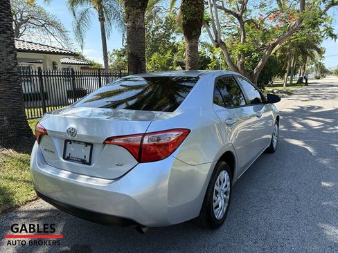 Used 2017 Toyota Corolla LE FWD image 5