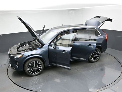 New 2026 Volvo XC90 B6 Plus w/ Protection Package Premier image 53