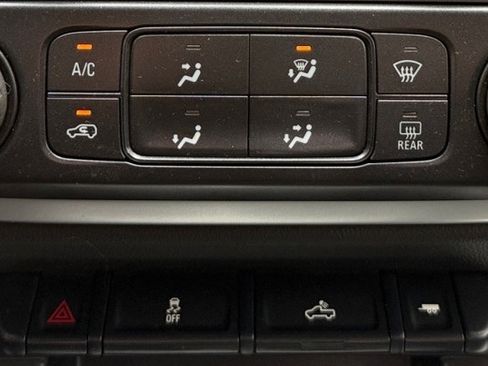 Used 2022 Chevrolet Colorado LT w/ LT Convenience Package AWD/4WD image 23