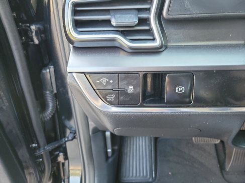 Certified 2025 Kia Sportage EX w/ Premium Package FWD image 10