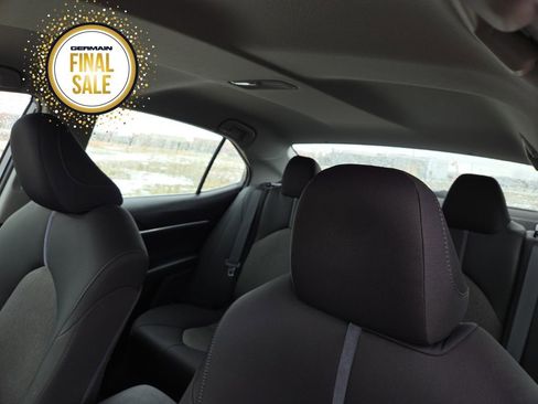 Used 2022 Toyota Camry LE image 20