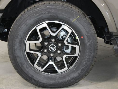 New 2026 Ford Bronco Outer Banks AWD/4WD image 18