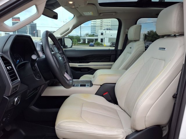 Used 2018 Ford Expedition Platinum RWD image 4