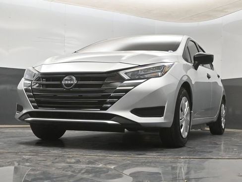 Used 2025 Nissan Versa S w/ Trunk Package FWD image 11