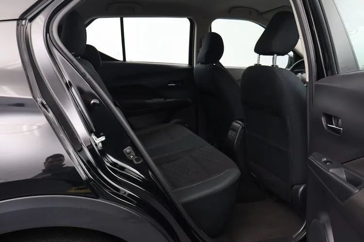 Used 2024 Nissan Kicks SV FWD image 18