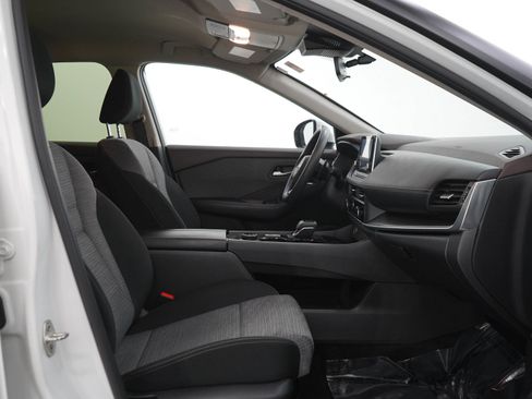 Used 2023 Nissan Rogue SV AWD/4WD image 12
