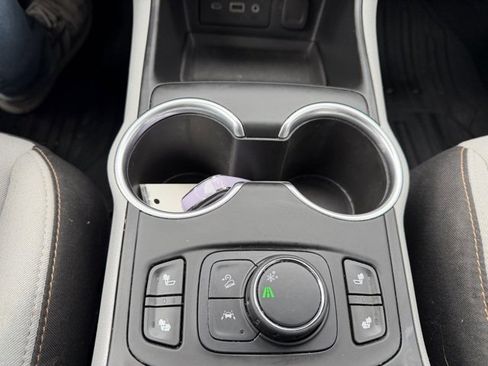 Used 2021 GMC Terrain SLE w/ Driver Convenience Package image 31