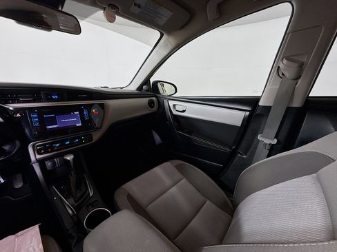 Used 2019 Toyota Corolla LE image 26