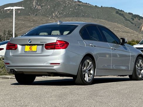 Used 2016 BMW 328i Sedan w/ Technology Package image 3