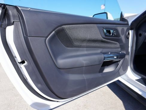 Certified 2025 Ford Mustang Coupe image 8