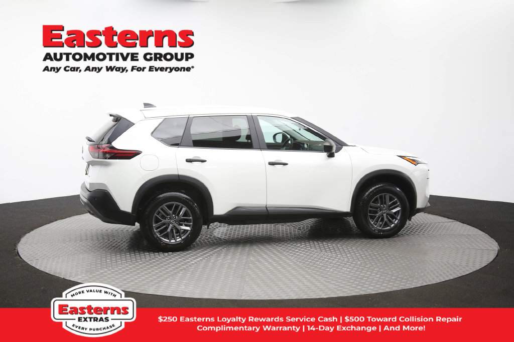 Used 2023 Nissan Rogue S AWD/4WD image 46