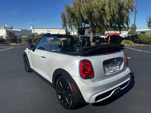 Used 2019 MINI Cooper S w/ Signature Upholstery Package FWD image 5
