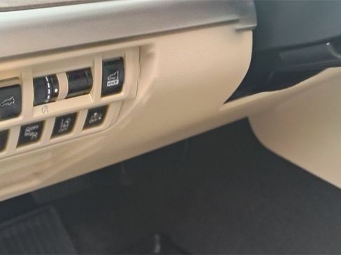 Used 2018 Subaru Outback 3.6R Limited image 11