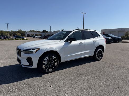 New 2026 Volvo XC60 B5 Plus w/ Protection Package image 7