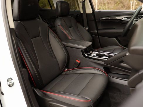 Used 2023 Buick Envision Essence w/ Sport Touring Package image 31