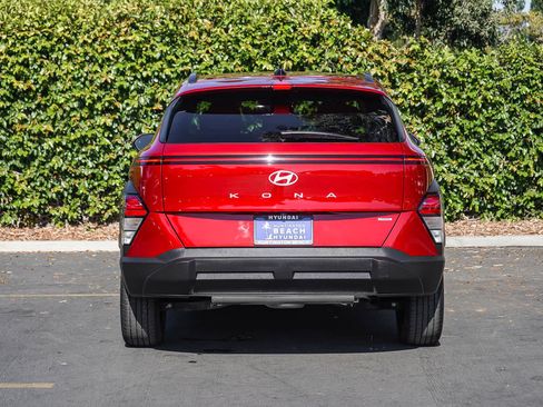 Used 2024 Hyundai Kona SEL w/ Convenience Package AWD/4WD image 5