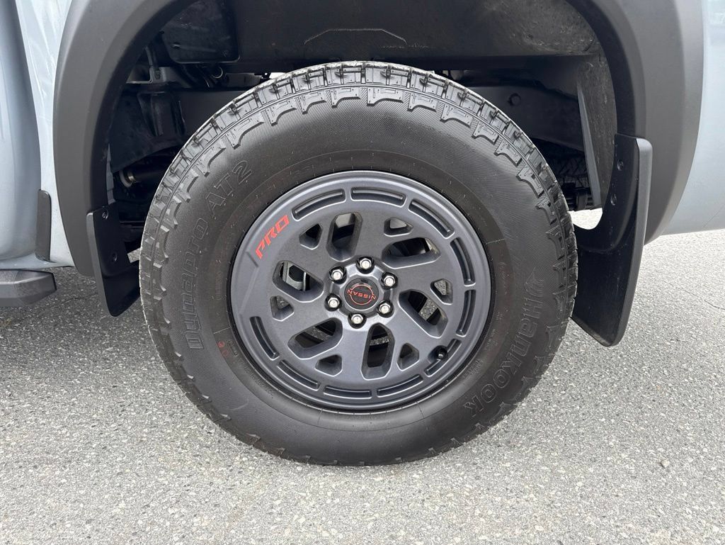 Used 2025 Nissan Frontier PRO-4X AWD/4WD image 30