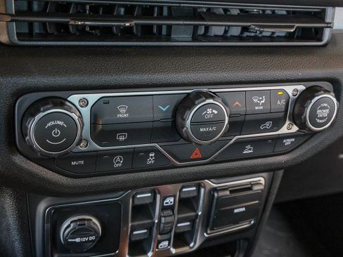 New 2026 Jeep Gladiator Sport image 18