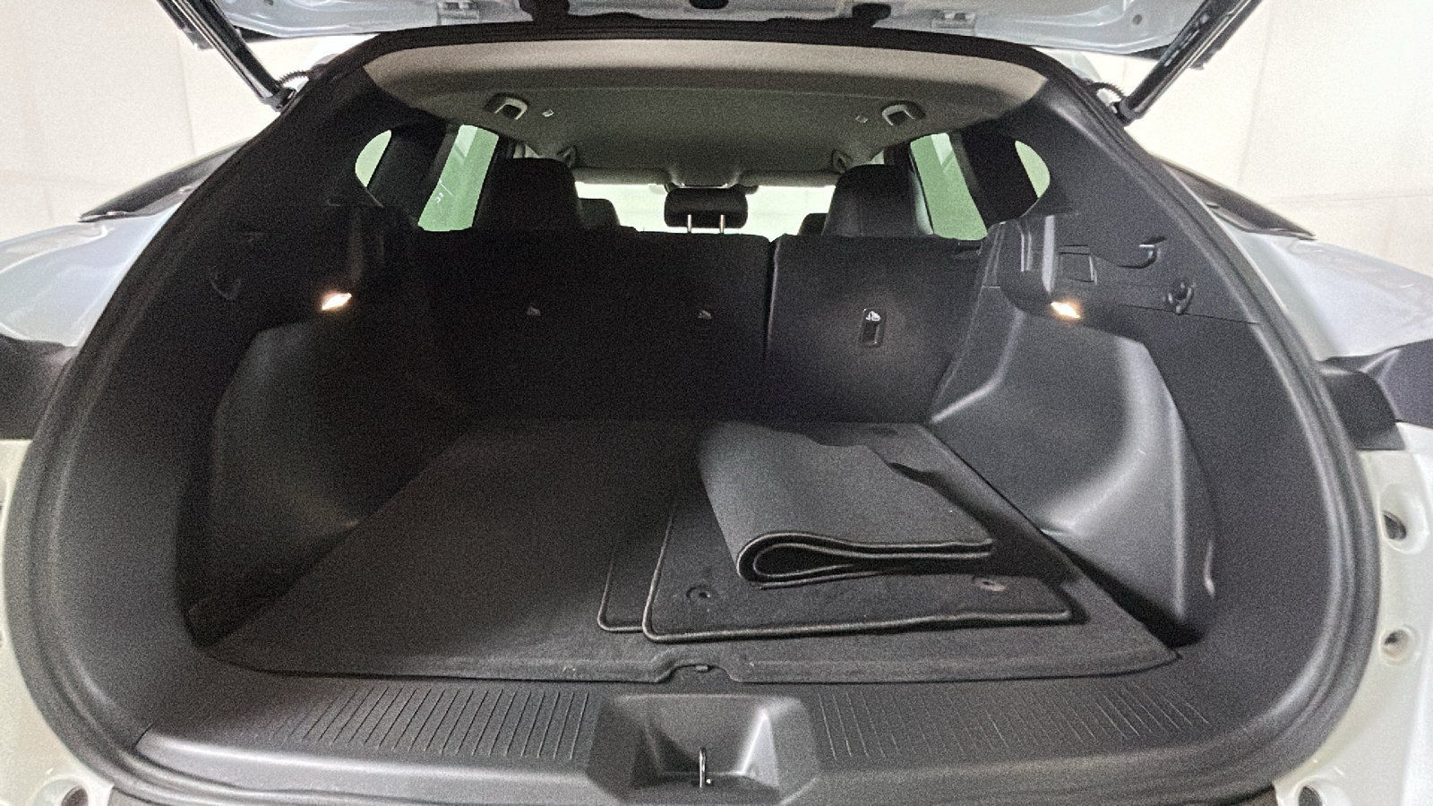 Used 2025 Nissan Murano SV FWD image 33